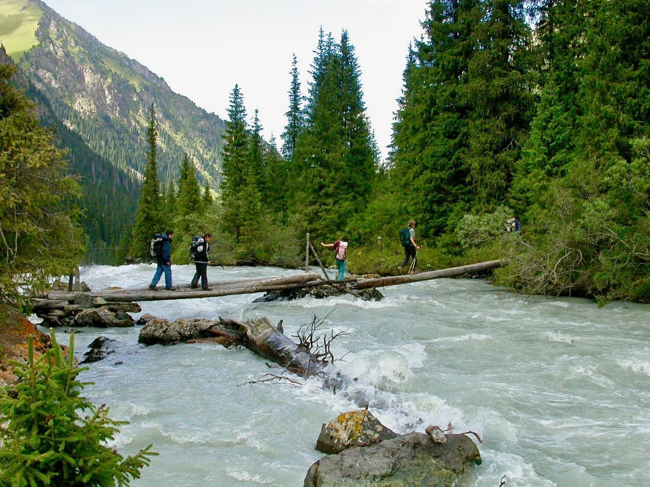 Riu a la Vall Karakol
